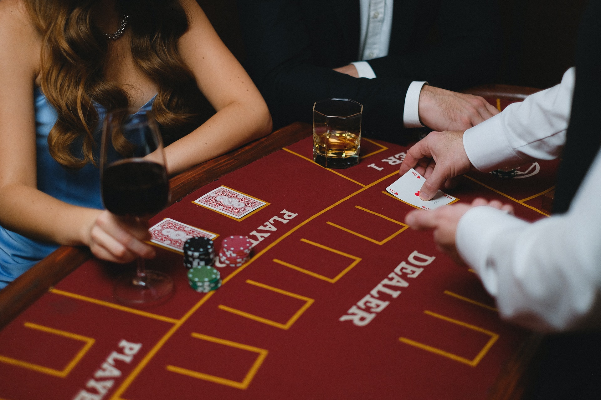 Conviértete en un experto del blackjack: 5 consejos para ganar en grande